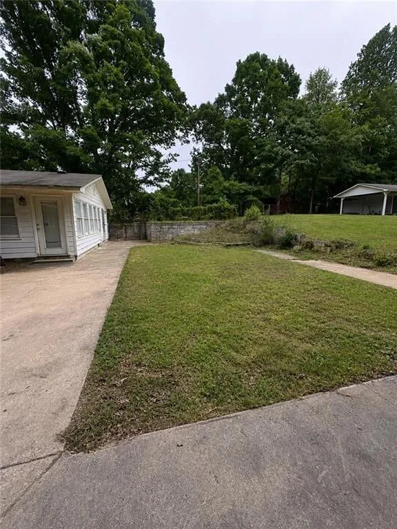 40 Flint Hill Drive Oxford, GA 30054