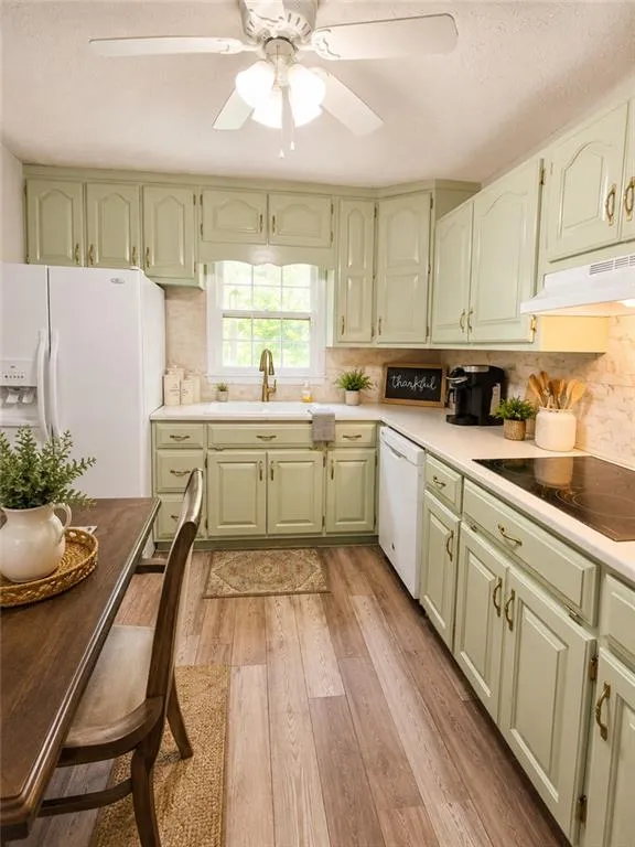 40 Flint Hill Drive Oxford, GA 30054