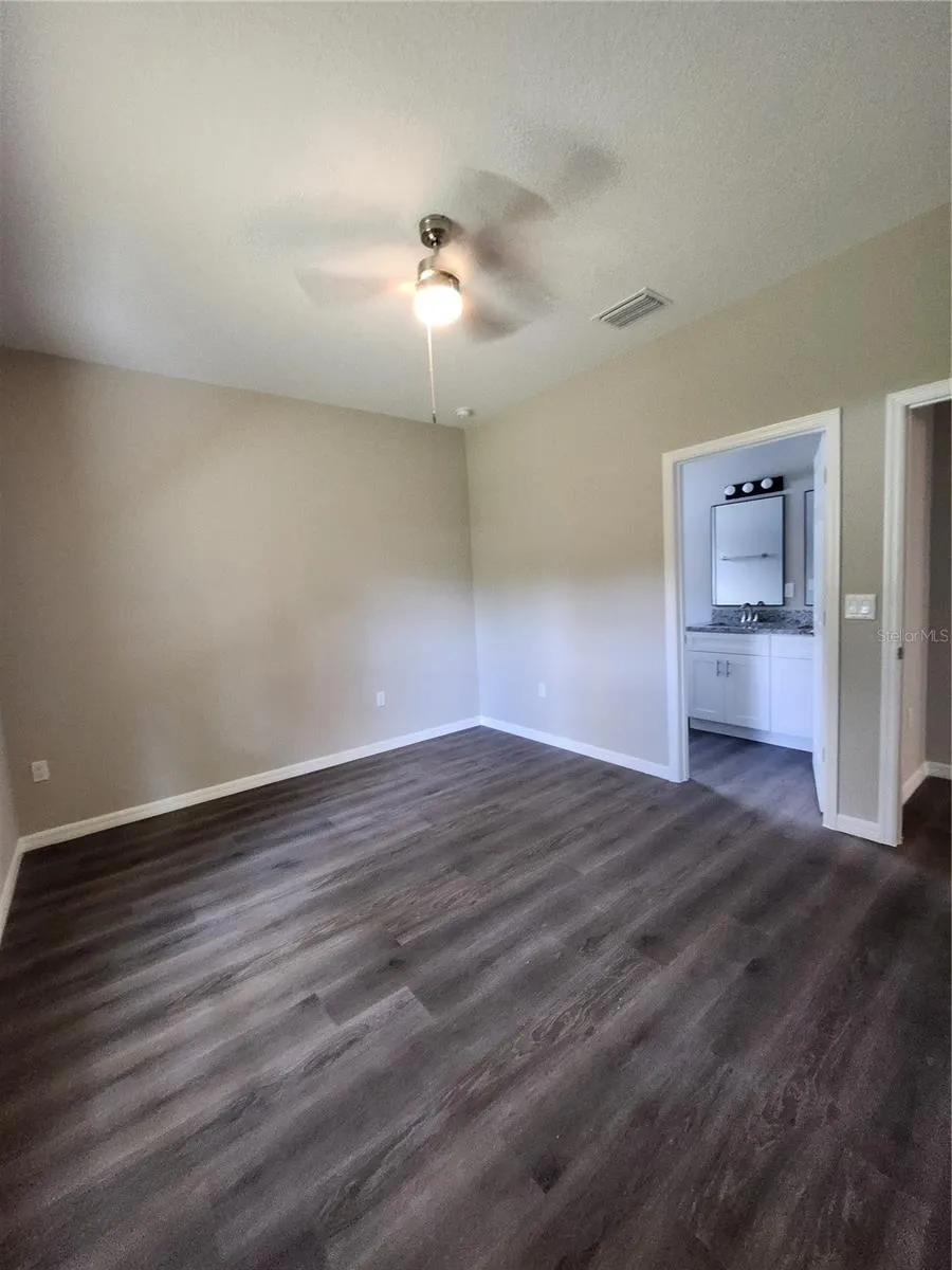 5024 FINDERS COURT Tampa, FL 33617