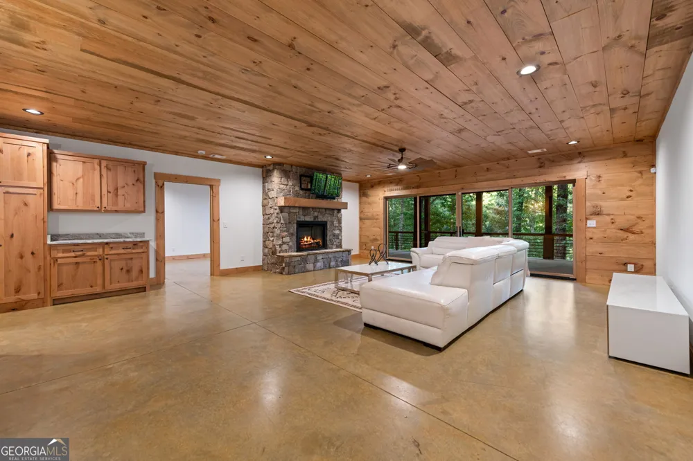 2632 Big Creek RD Cherry Log, GA 30522