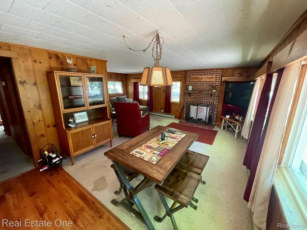 2596 E Fox Road Alcona Township, MI 48742