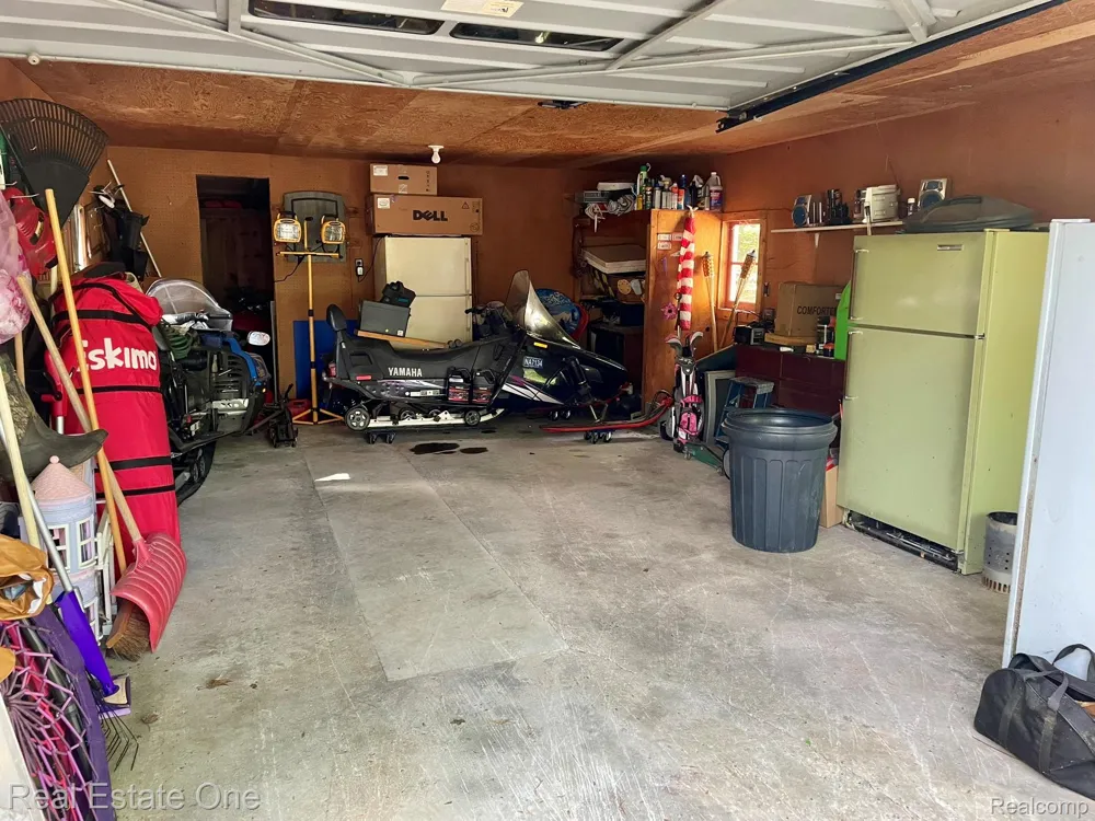 2596 E Fox Road Alcona Township, MI 48742