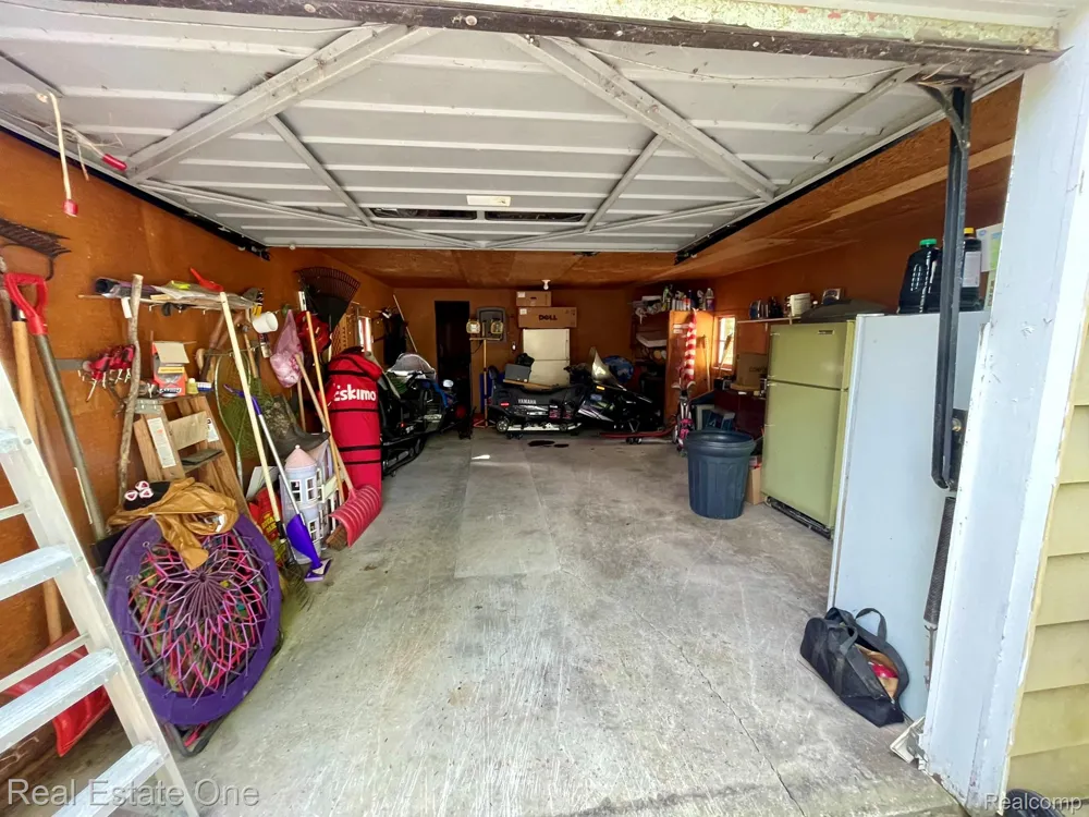 2596 E Fox Road Alcona Township, MI 48742