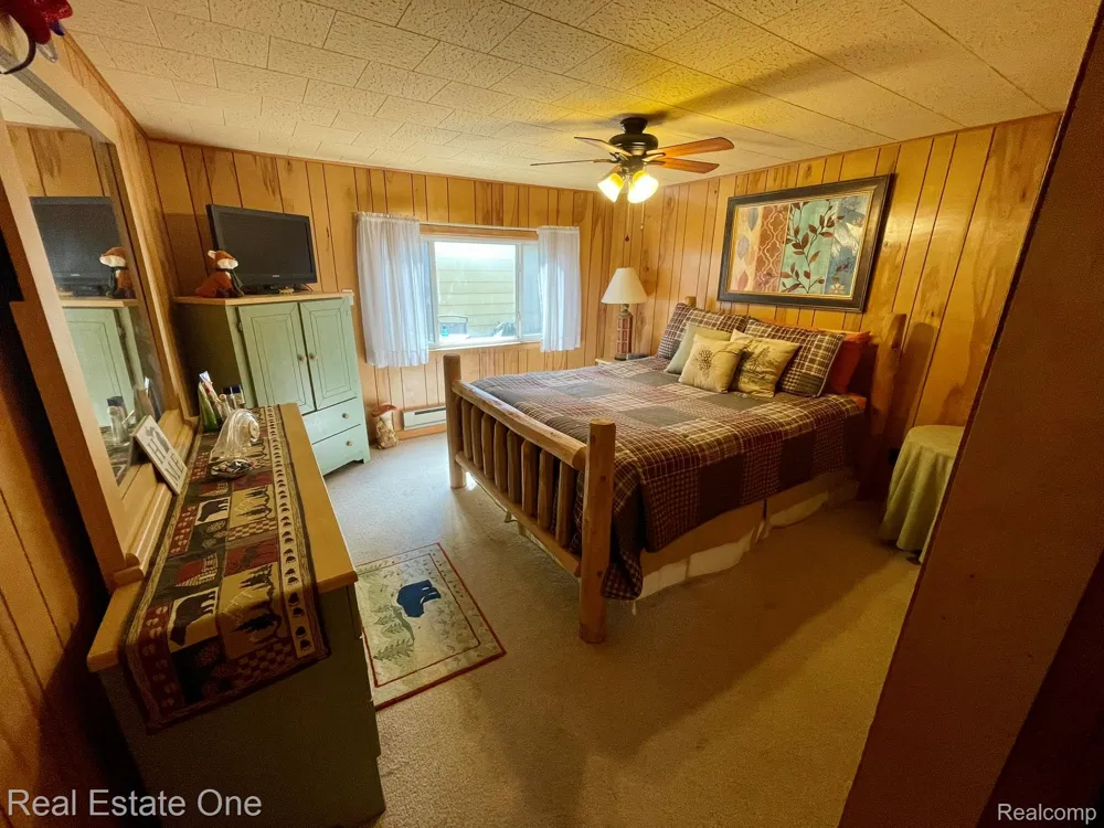 2596 E Fox Road Alcona Township, MI 48742