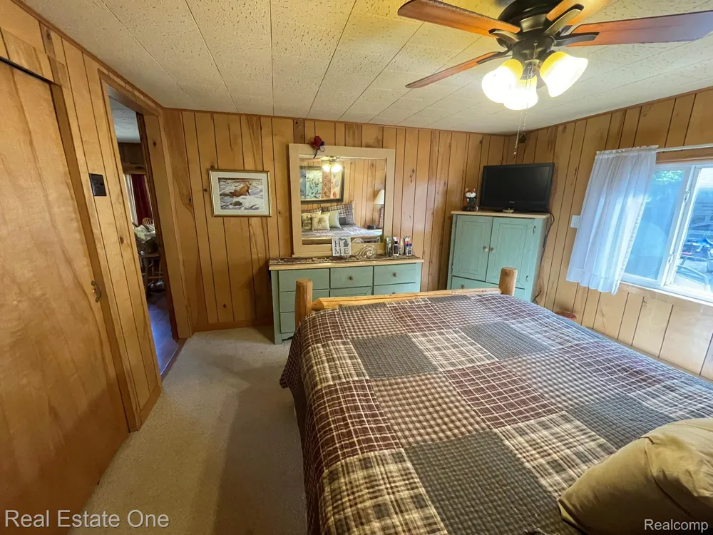 2596 E Fox Road Alcona Township, MI 48742