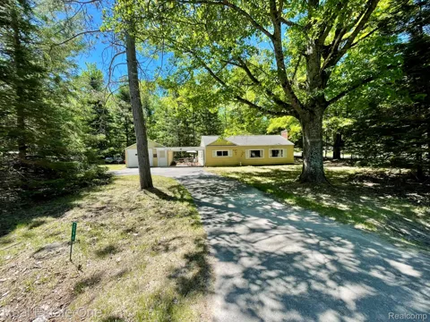 2596 E Fox Road