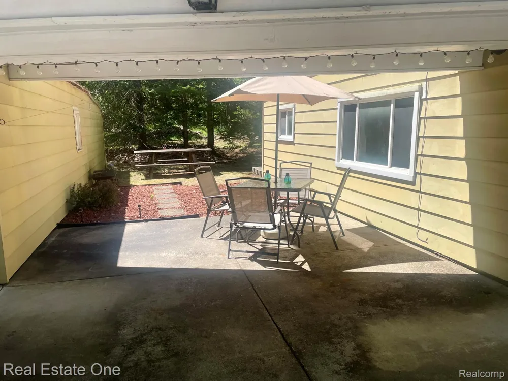 2596 E Fox Road Alcona Township, MI 48742