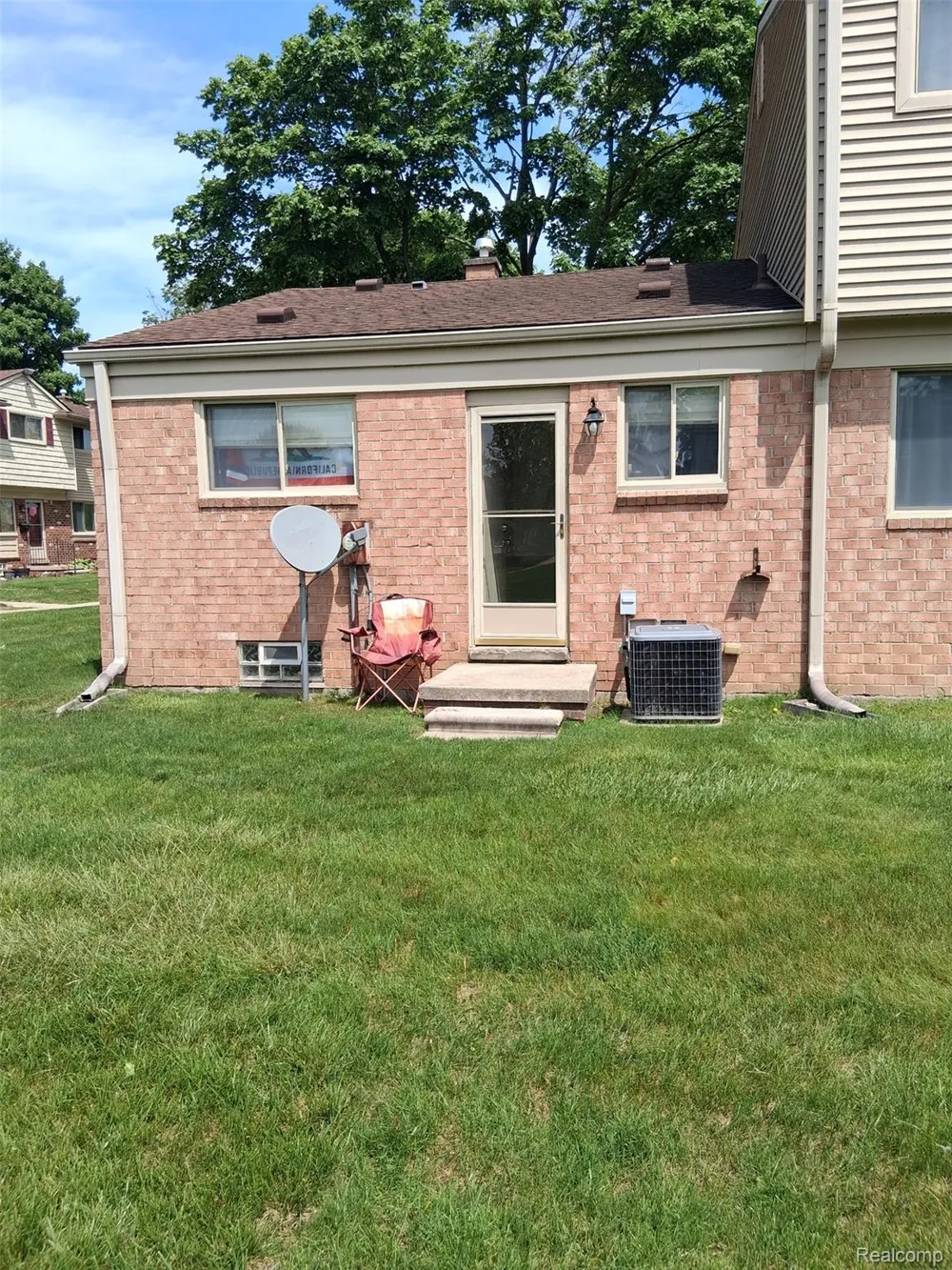 9700 Pine Street Taylor City, MI 48180