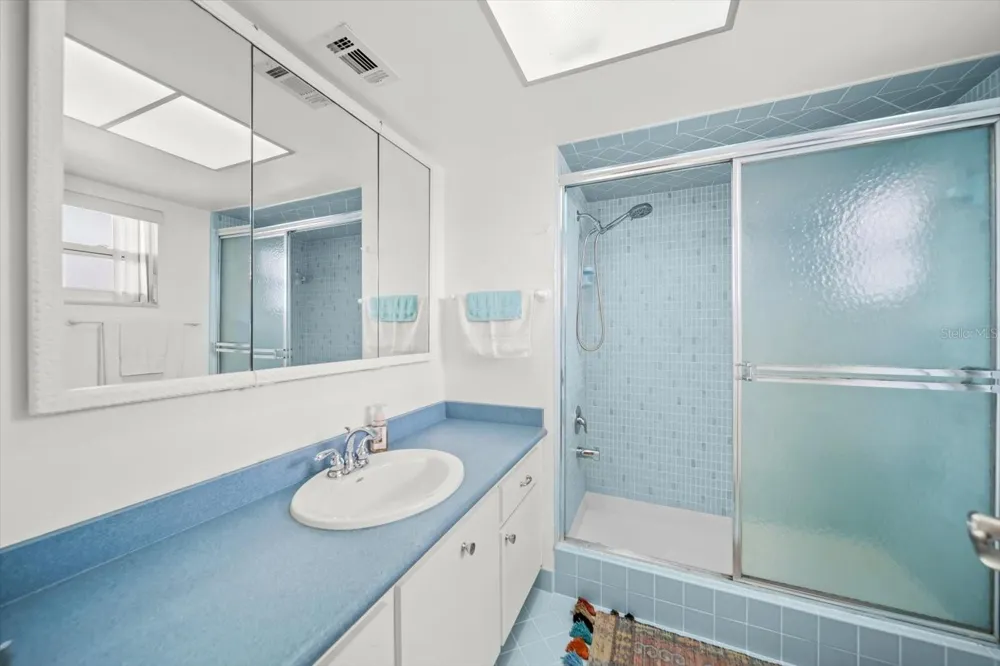 5108 BRITTANY DRIVE S #607 St Petersburg, FL 33715
