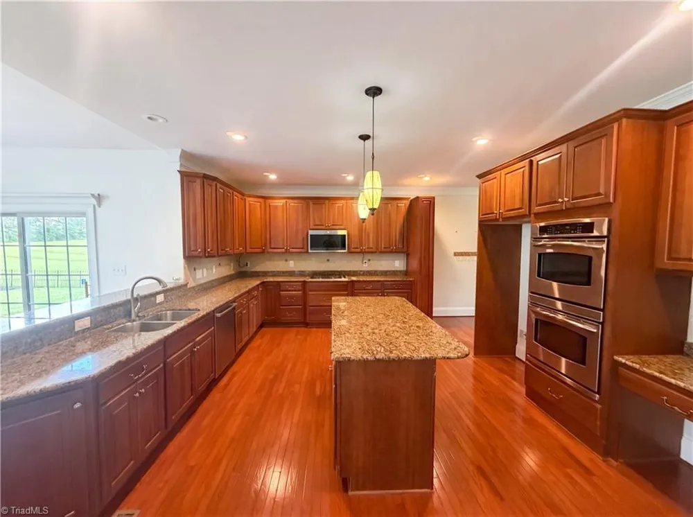 7791 Newhaven Drive Oak Ridge, NC 27310