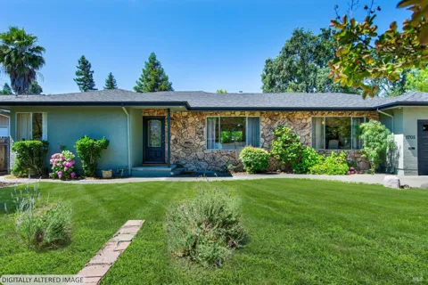 1705 Fair Way