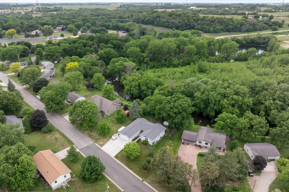 211 Sunrise Drive Medford, MN 55049