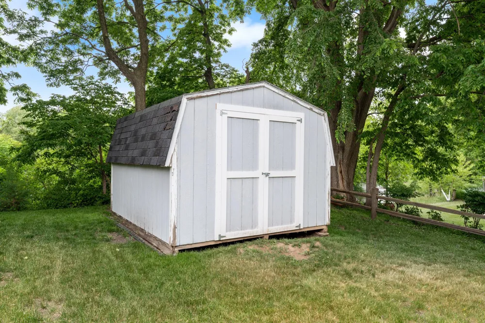 211 Sunrise Drive Medford, MN 55049