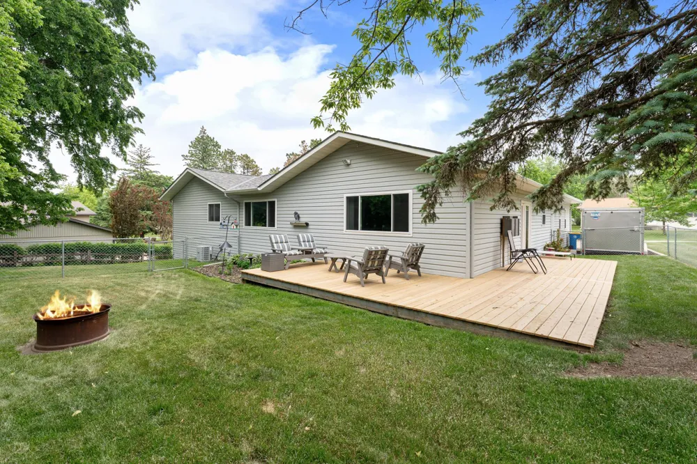 211 Sunrise Drive Medford, MN 55049