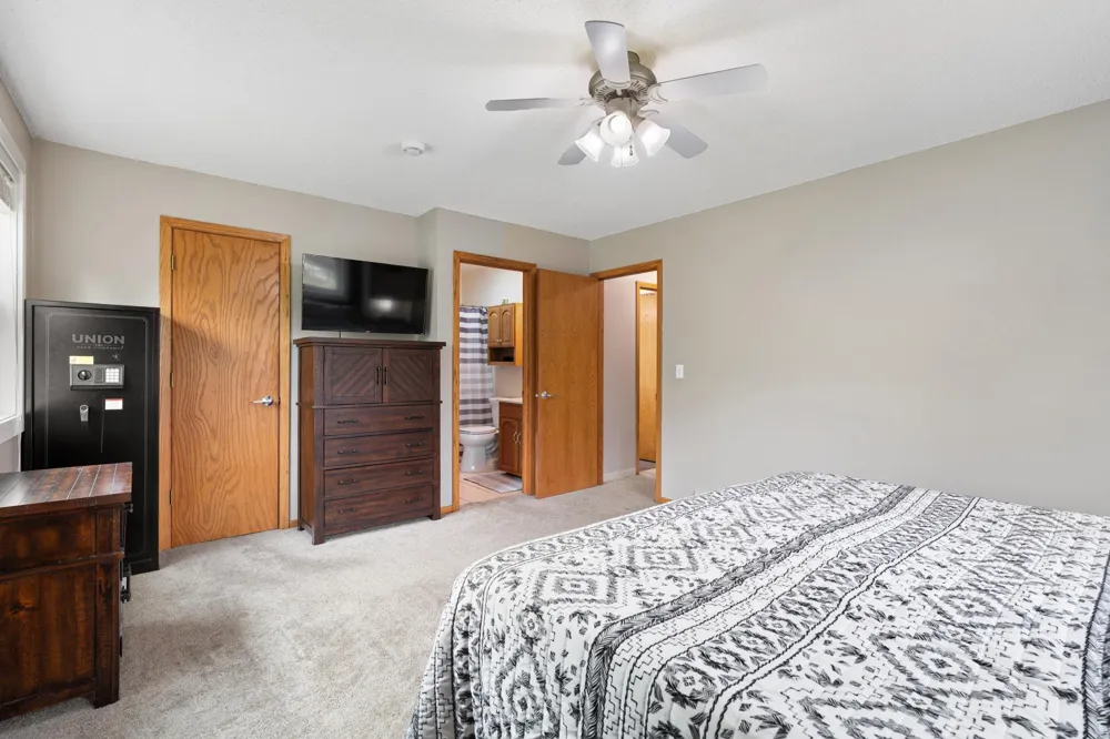 211 Sunrise Drive Medford, MN 55049