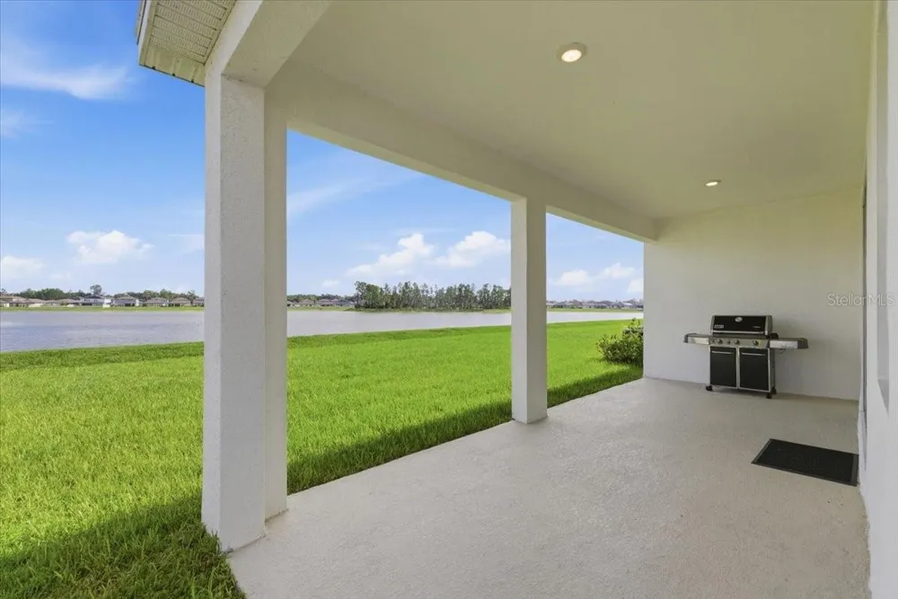 1413 TROPICAL OASIS AVENUE Plant City, FL 33565