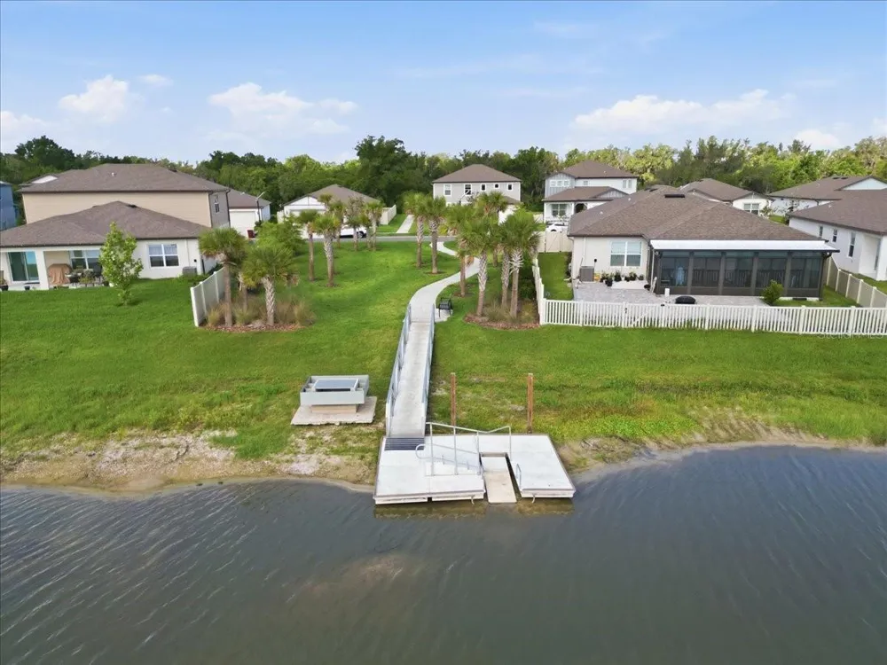 1413 TROPICAL OASIS AVENUE Plant City, FL 33565