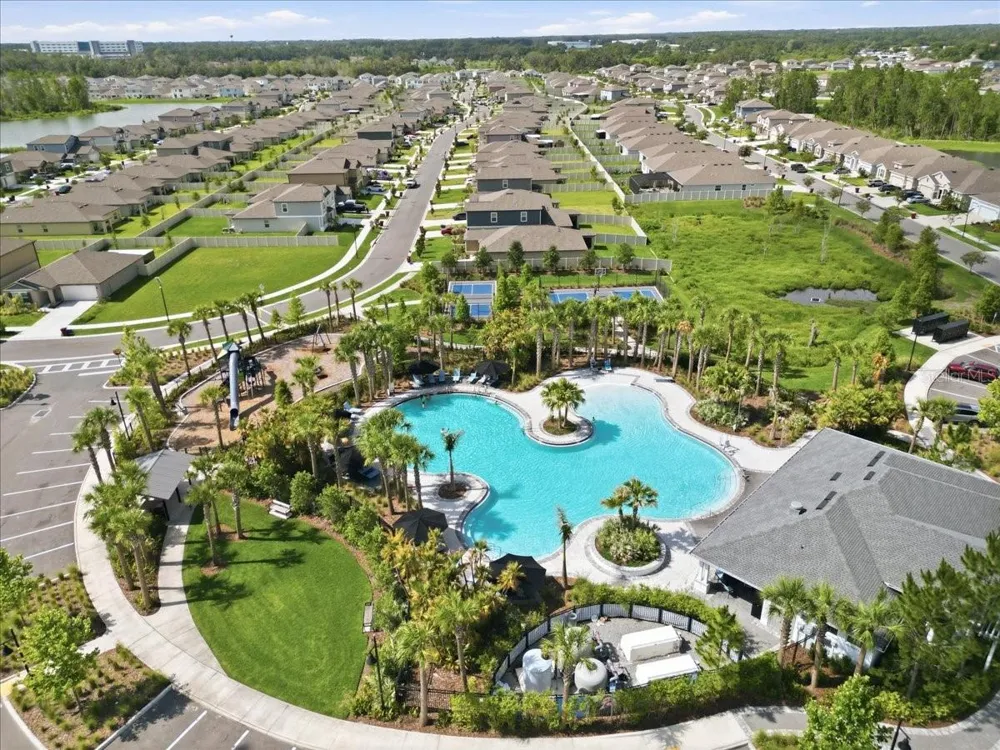 1413 TROPICAL OASIS AVENUE Plant City, FL 33565