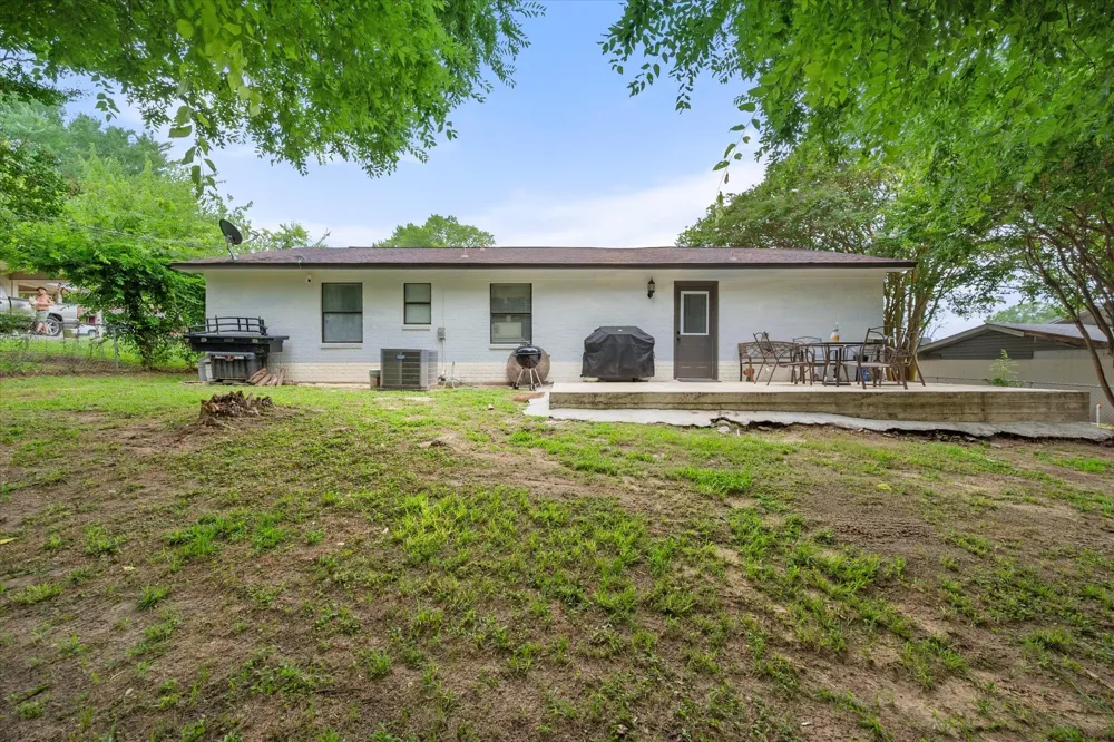 6060 CR 3925 Athens, TX 75752