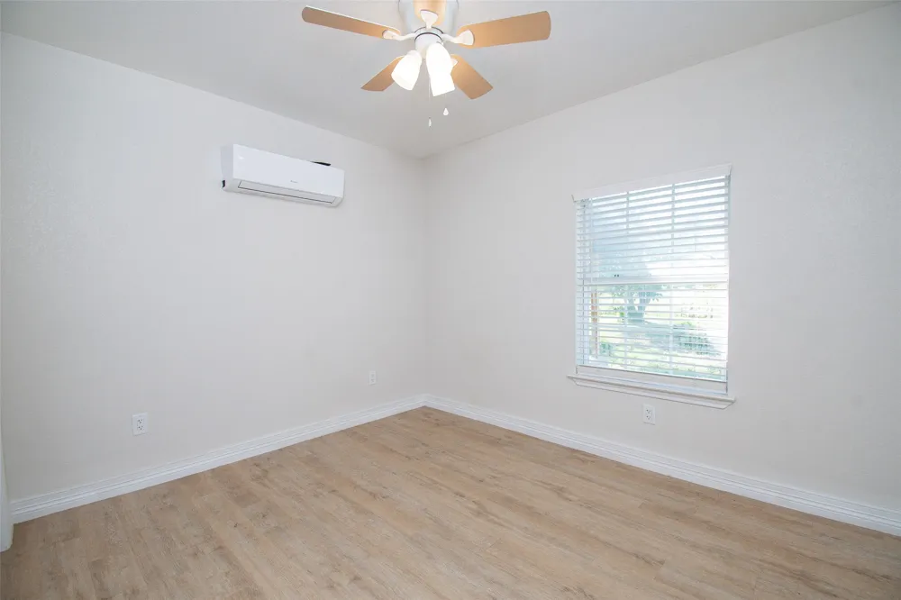 199 Apache Springs Road Briggs, TX 78608