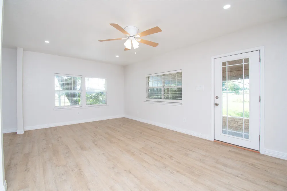 199 Apache Springs Road Briggs, TX 78608