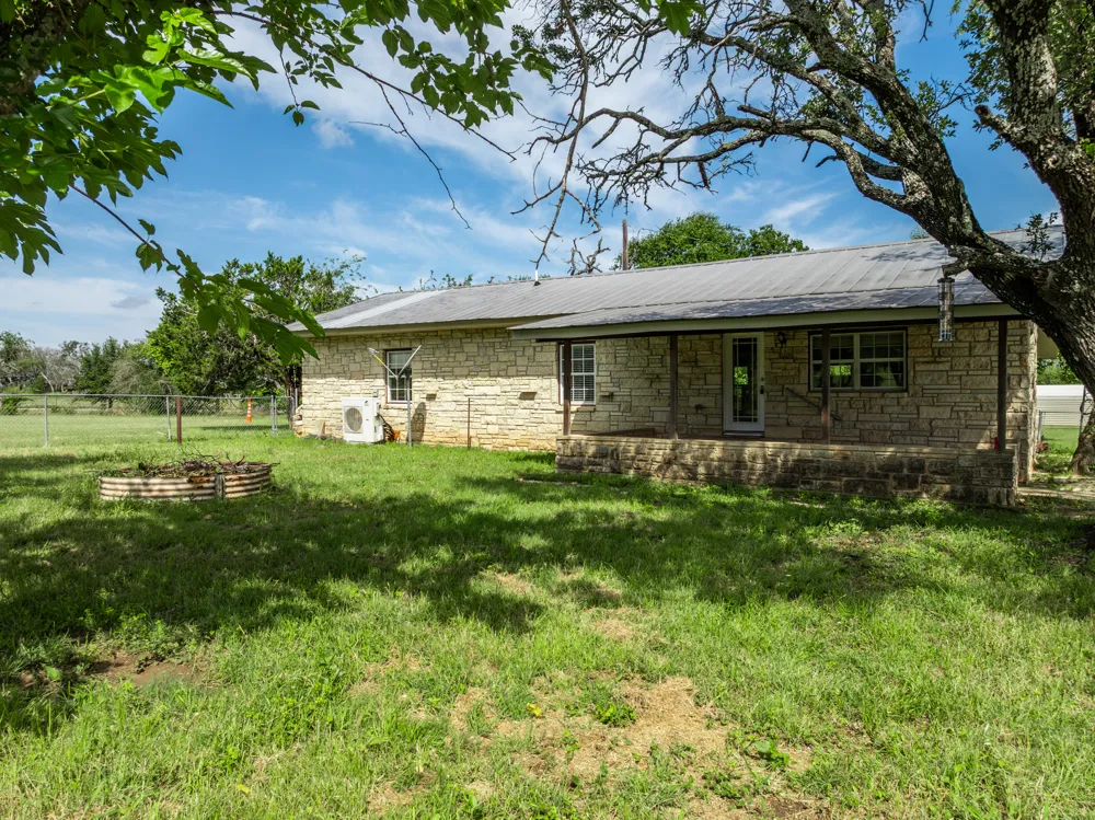 199 Apache Springs Road Briggs, TX 78608
