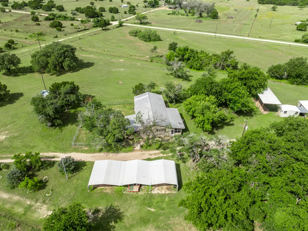 199 Apache Springs Road Briggs, TX 78608