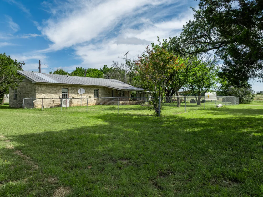 199 Apache Springs Road Briggs, TX 78608