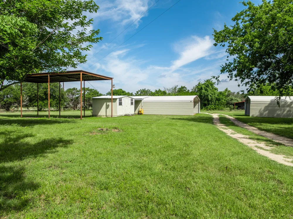 199 Apache Springs Road Briggs, TX 78608