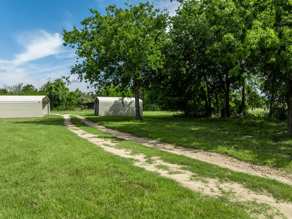 199 Apache Springs Road Briggs, TX 78608