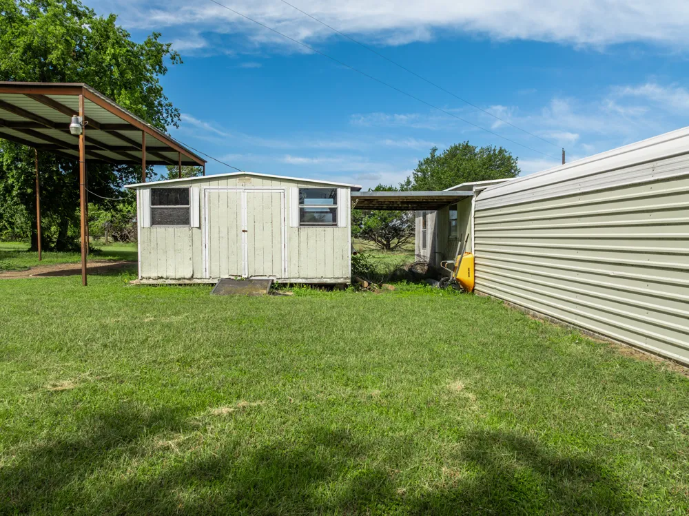199 Apache Springs Road Briggs, TX 78608