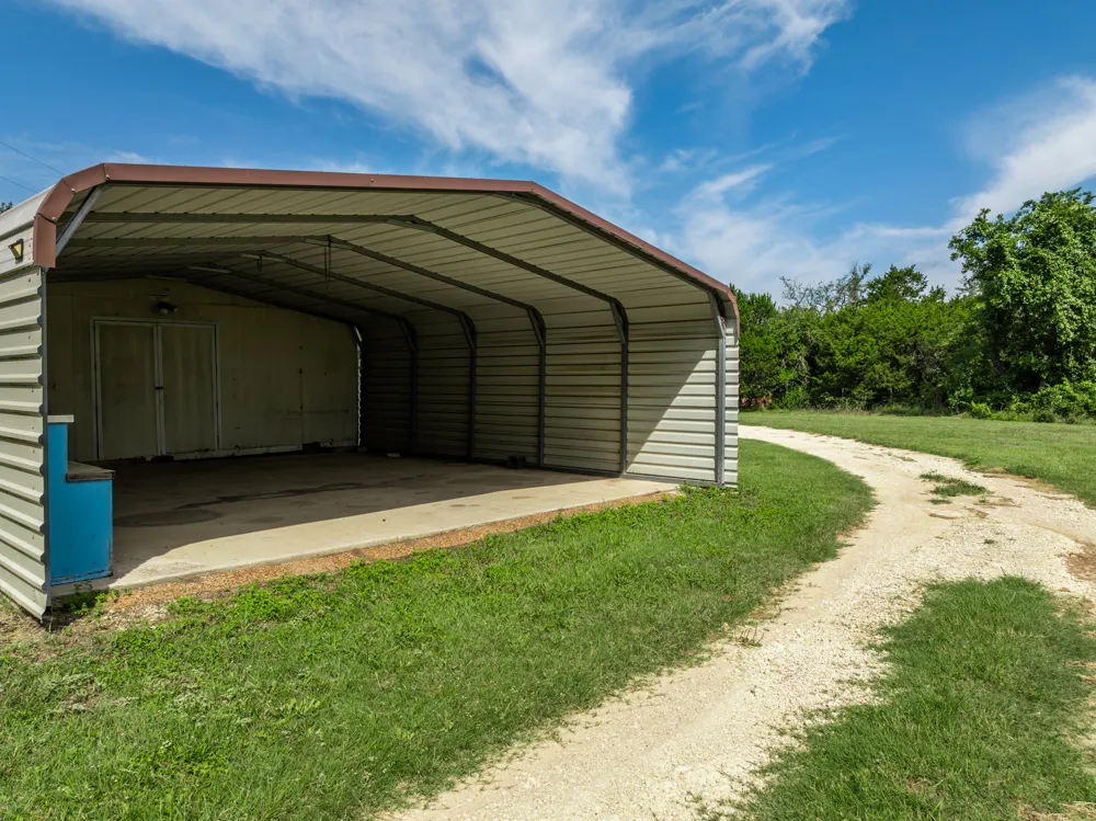 199 Apache Springs Road Briggs, TX 78608