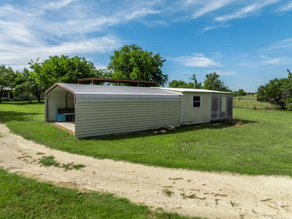 199 Apache Springs Road Briggs, TX 78608