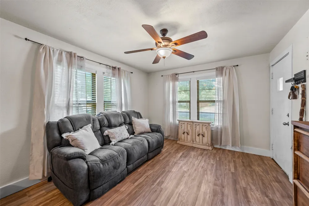 704 S Marable Street West, TX 76691