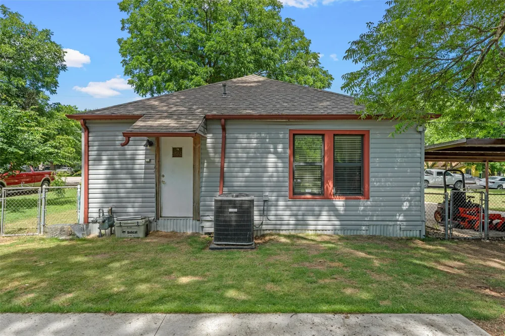 704 S Marable Street West, TX 76691