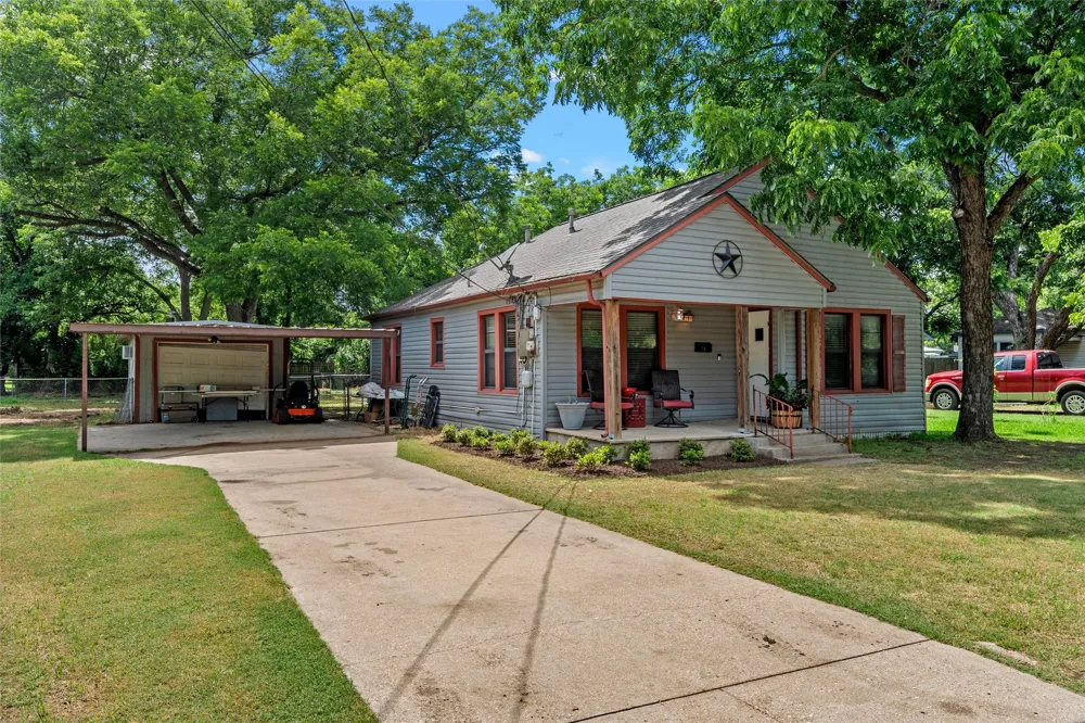 704 S Marable Street West, TX 76691