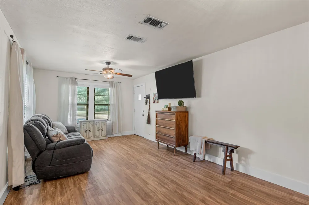 704 S Marable Street West, TX 76691
