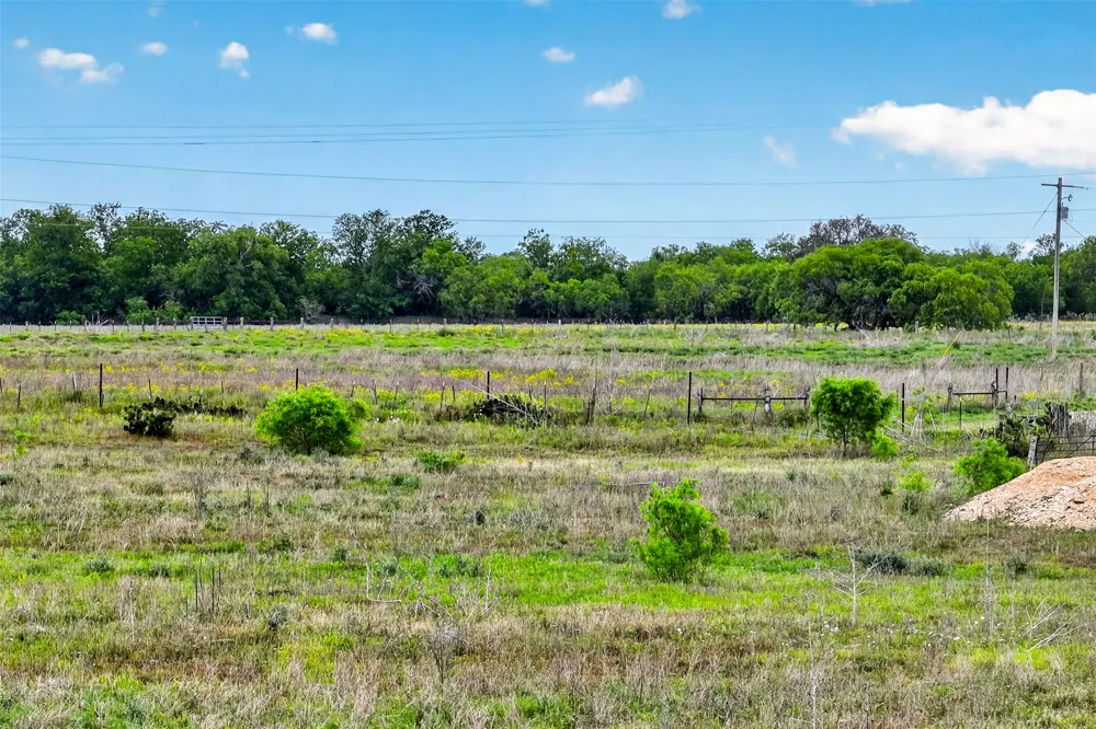 1763 Fm 108 Smiley, TX 78159