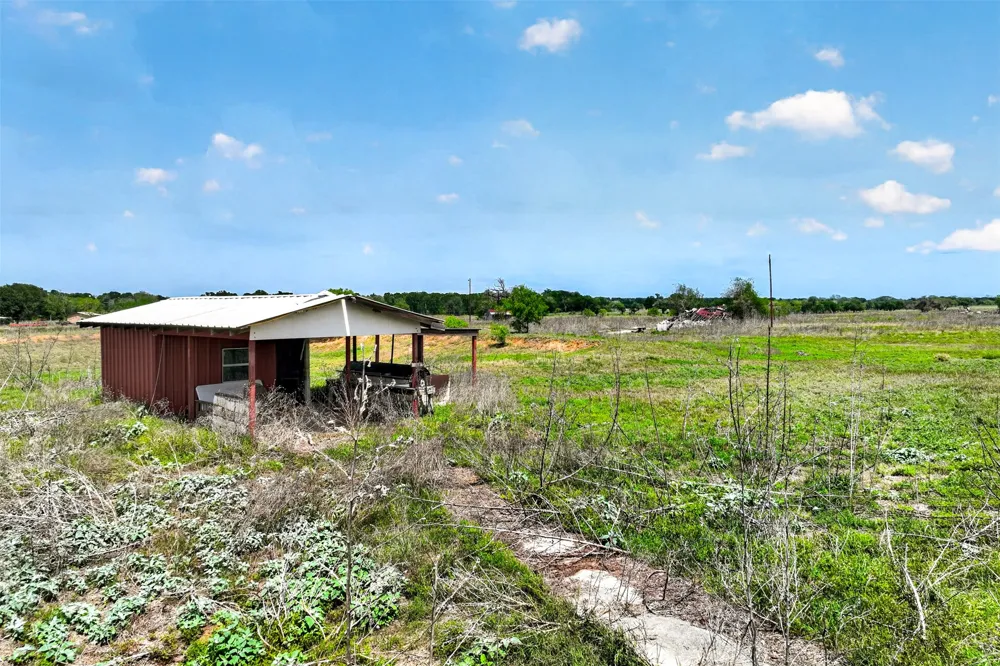 1763 Fm 108 Smiley, TX 78159