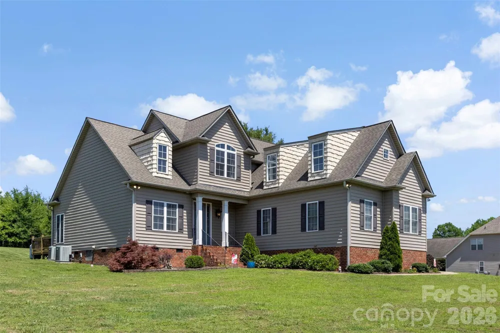 816 Springs Road Dallas, NC 28034