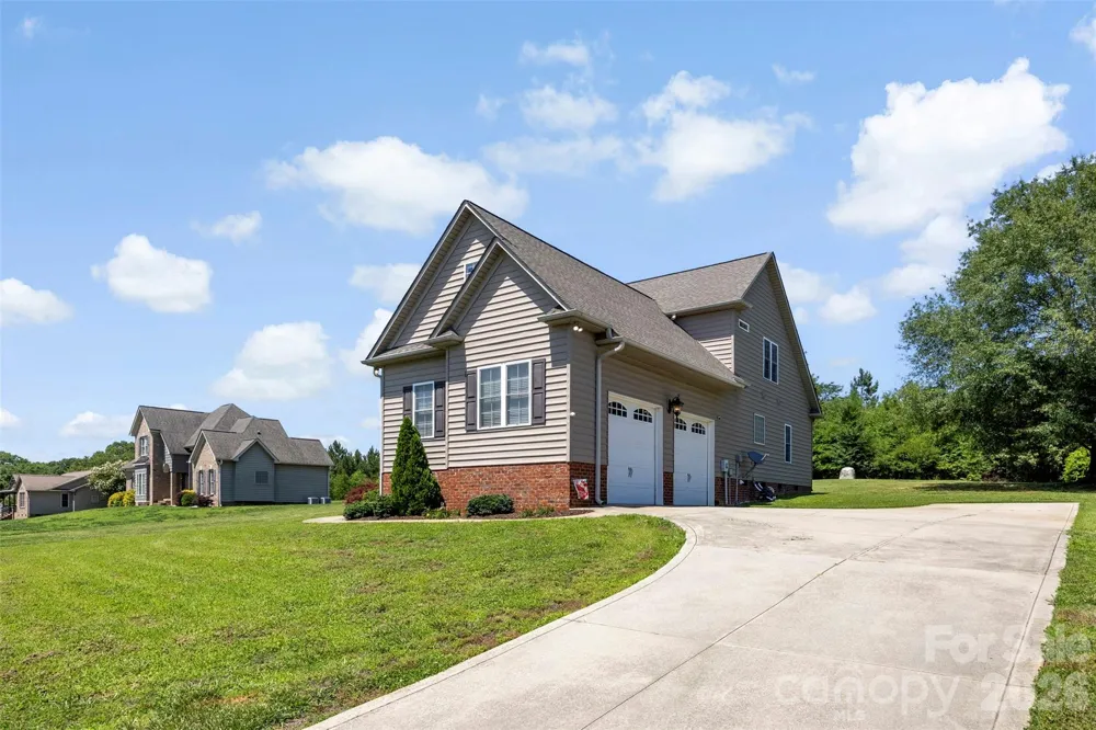 816 Springs Road Dallas, NC 28034