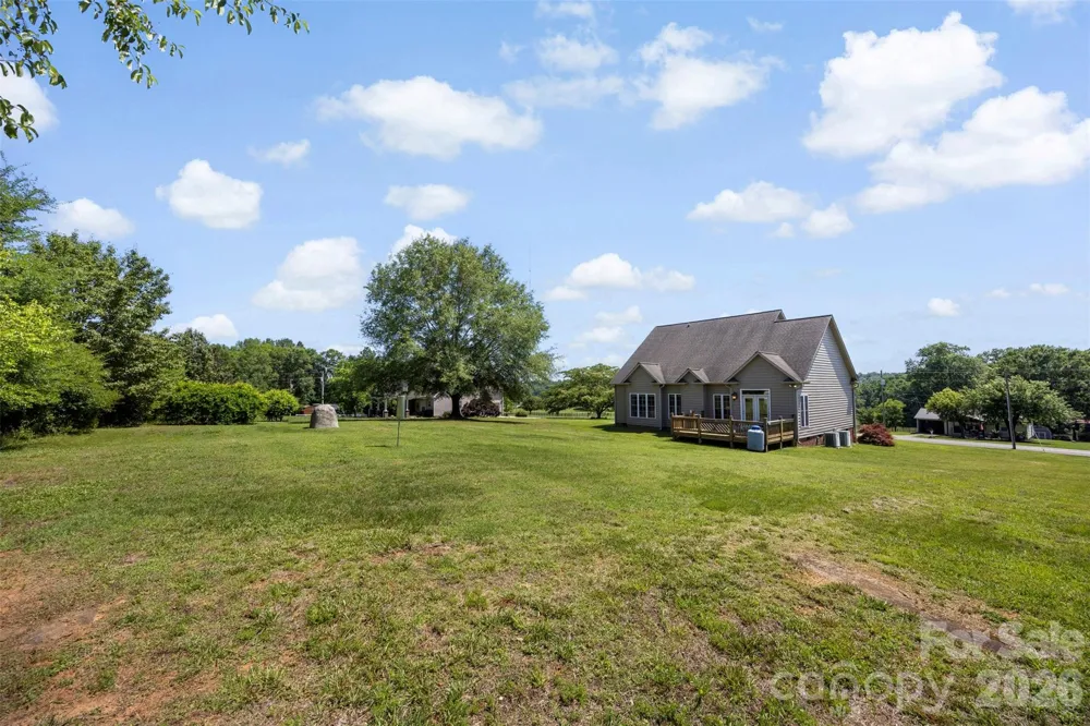 816 Springs Road Dallas, NC 28034