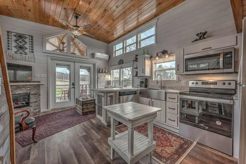 476 478 Lapidary Lane Young Harris, GA 30582