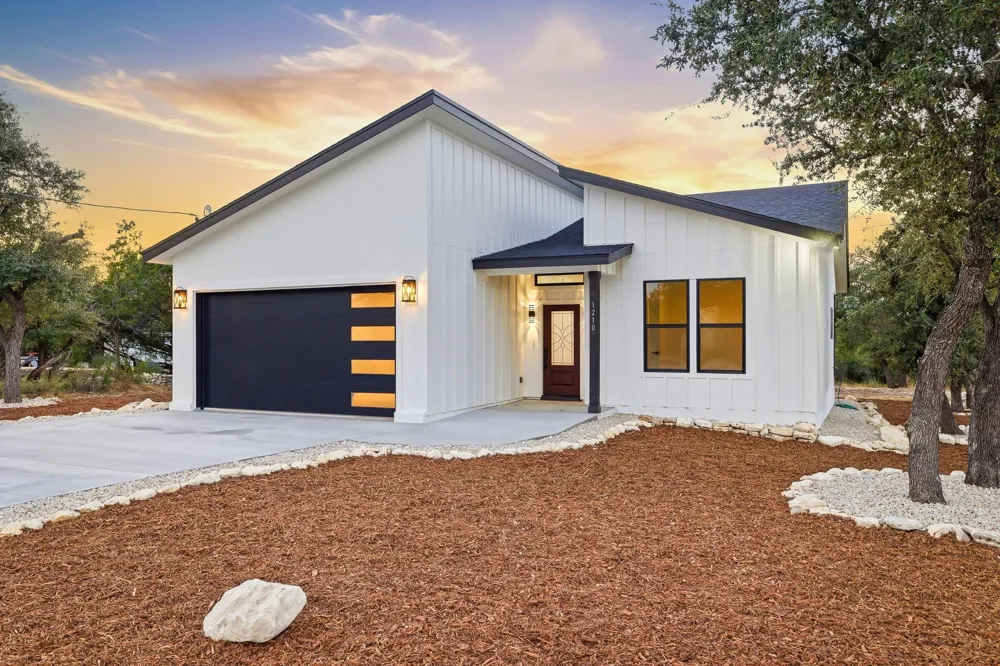 1210 Fernwood Road Fischer, TX 78623