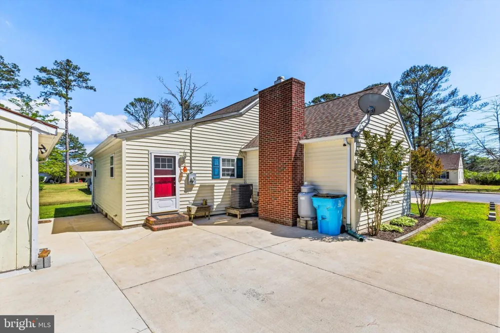 20 HALL HIGHWAY Crisfield, MD 21817