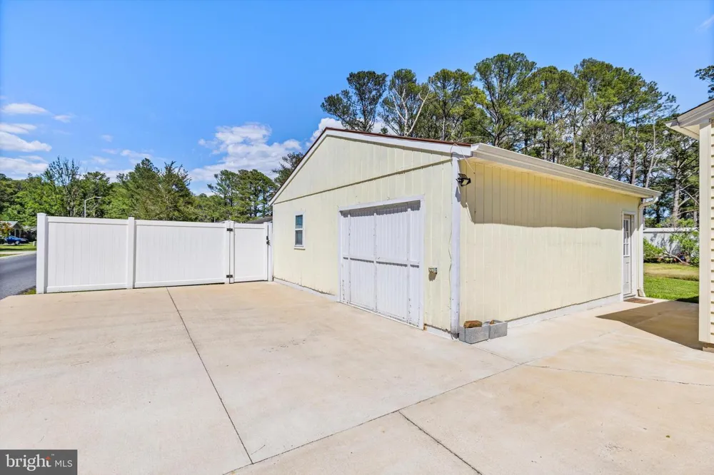 20 HALL HIGHWAY Crisfield, MD 21817
