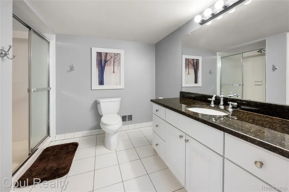 24585 Edgewood Drive Novi City, MI 48374
