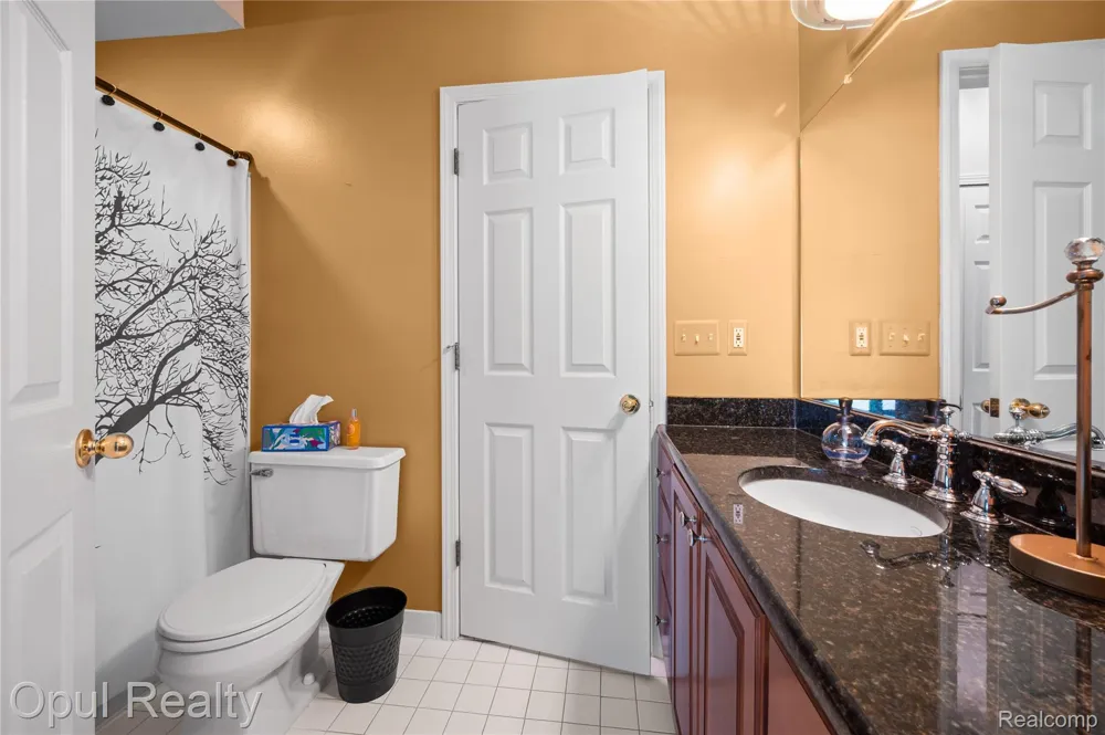 24585 Edgewood Drive Novi City, MI 48374