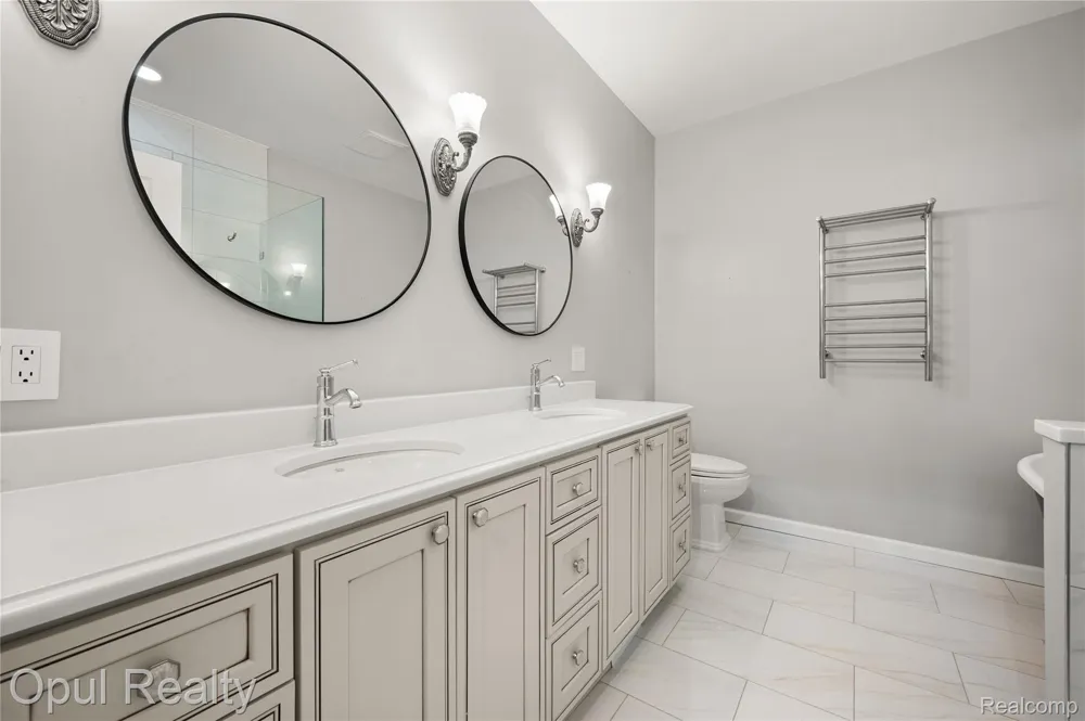 24585 Edgewood Drive Novi City, MI 48374