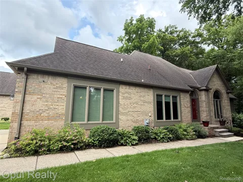 24585 Edgewood Drive